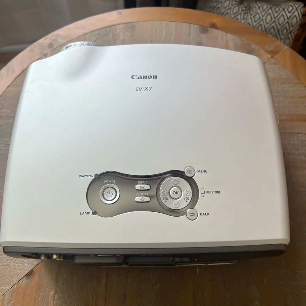 Canon LV-X7 XGA 1024x768 LCD Multi Media Projector 1500 Lumens